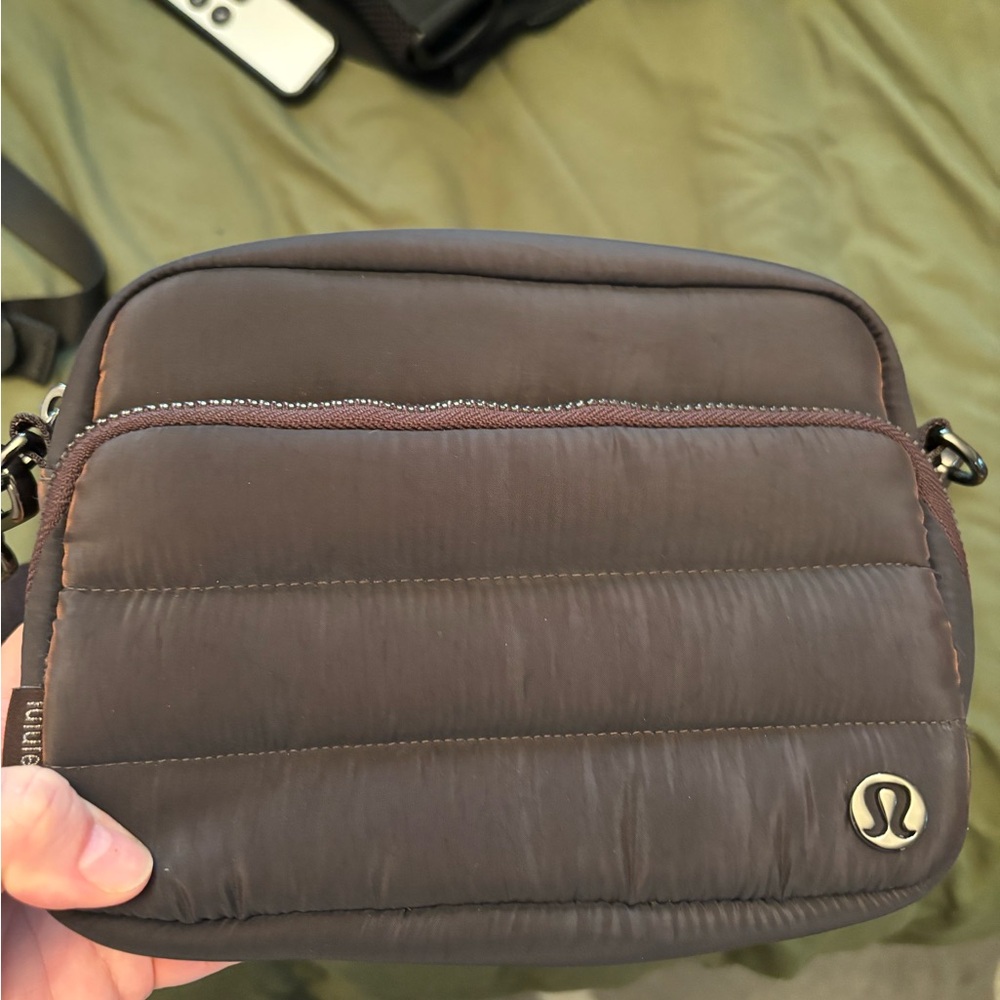 Everywhere Crossbody Bag 2L
Wunder Puff Iridescent